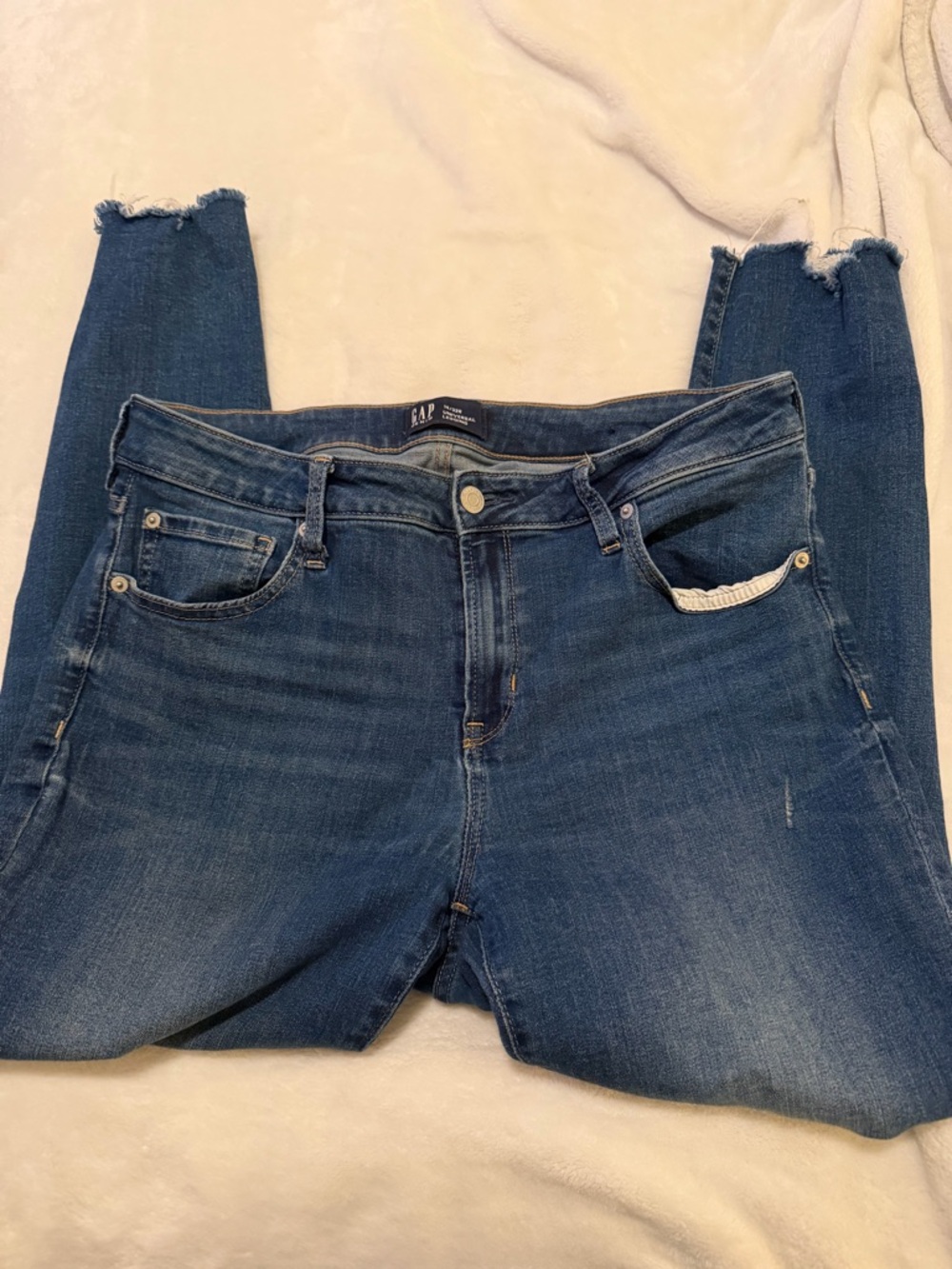 Gap Denim Universal Legging Jeans Women’s 14/32R Distressed Raw Hem Skinny